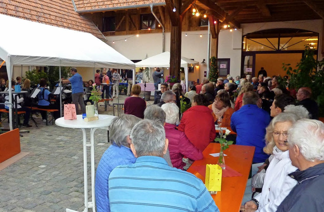 Erstmals fand im Storchenhof ein Fest statt.   | Foto: Karlernst Lauffer