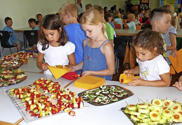 Ein leckeres und gesundes Men stand a...schulklassen  im Schulzentrum Steinen.  | Foto: ZVG