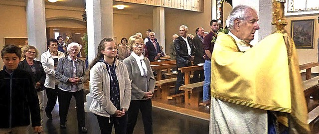 Pfarrer Bernhard Eichkorn fhrte die P...trozinium in der Lembacher Kirche an.   | Foto: Ilona Seifermann