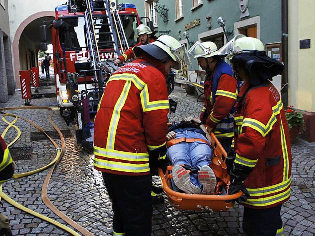 Gut gemeistert haben die Feuerwehrleute von Laufenburg/Baden und Laufenburg/Schweiz ihre Aufgaben bei der Gemeinschaftsbung.