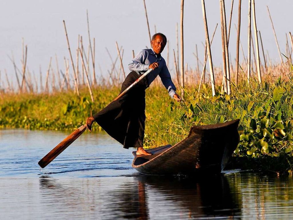 Einbeinruderer auf dem  Inle-See in Myanmar, seit 2014 Biosphärenreservat     | Foto: dpa (4)/privat