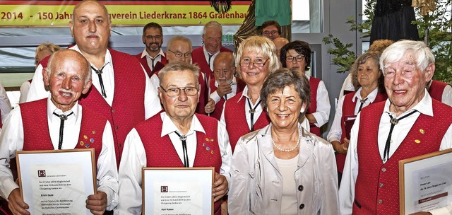 Ehrungen beim Jahreskonzert (von recht...n Traudel Greiner ber die  Ehrungen.   | Foto: Seifried