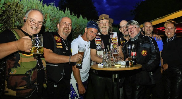 ltere Mnner erinnern sich an frher ...al-Disco der &#8222;Scorpions&#8220;.   | Foto: Sandra Decoux-Kone