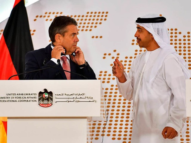 Zwei Auenminister: Sigmar Gabriel und...Nahyan (Vereinigte Arabische Emirate)   | Foto: AFP