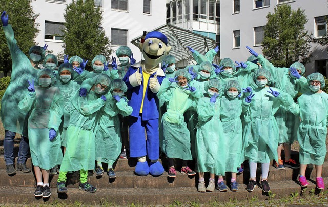 Yeah &#8211; da ist Bewegung drin, wen...rter die Chirurgenkluft berstreifen.   | Foto: Benedikt MEtzger