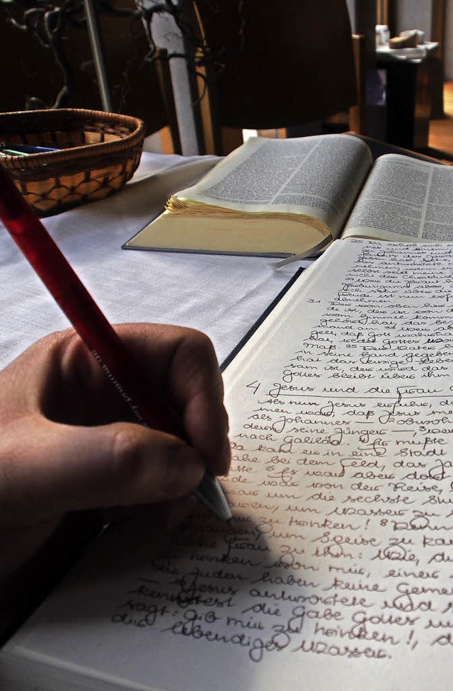 Handschrift braucht  Zeit: eine knappe Stunde fr anderthalb Seiten.    | Foto: Boris Burkhardt