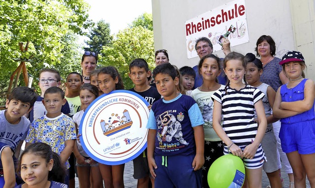 Die Schler der Rheinschule   freuen sich ber die neuen Spielmglichkeiten.   | Foto: Senf