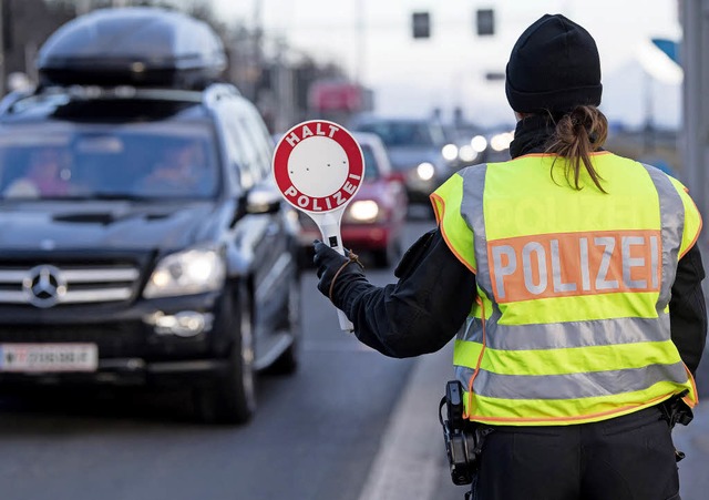 Im Zusammenhang mit dem G-20-Gipfel in...blik zu verstrkten Grenzkontrollen.    | Foto: Sven Hoppe/DPA