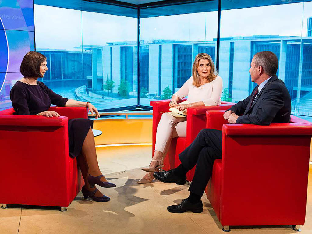 Tina Hassel über ihre Gespräche mit Spitzenpolitikern Computer