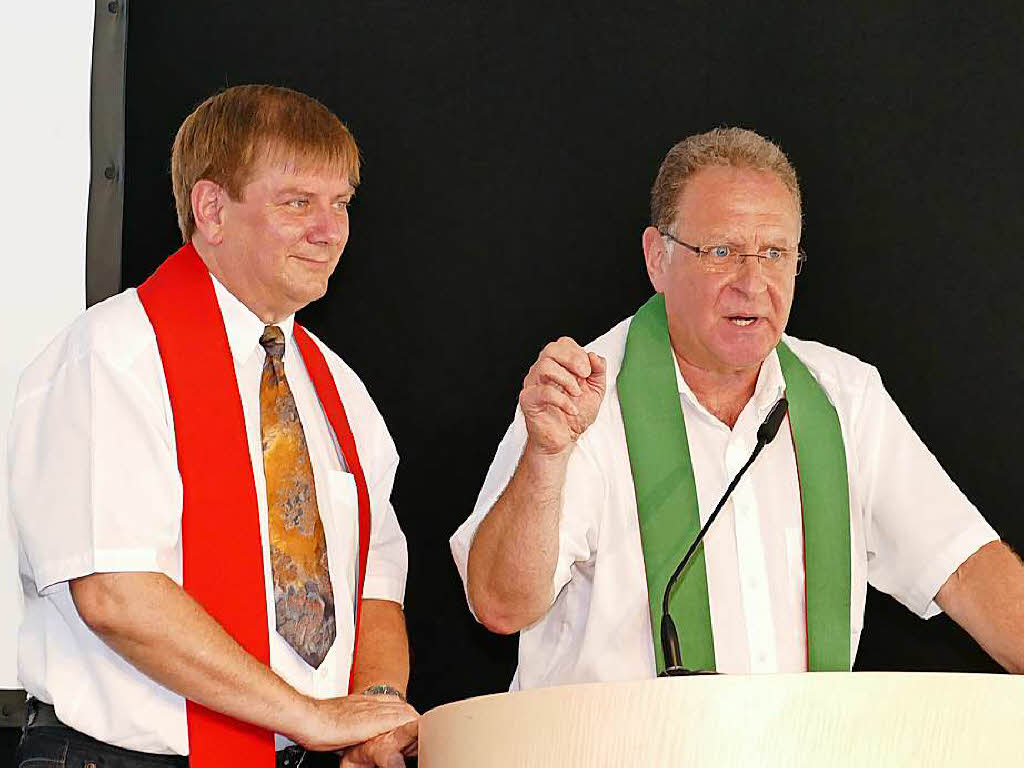 Erteilten dem Windpark den kirchlichen Segen: die Pfarrer Michael Latzel und Ulrich Henze.