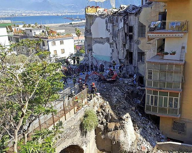 Das eingestrzte Gebude in Torre Annunziata.   | Foto: Privat