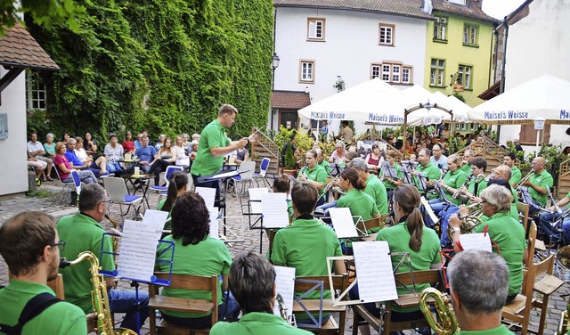 Harmonisches Bild bei einem harmonisch...ch farblich  beide in  grnen Farben.   | Foto: Edgar Steinfelder