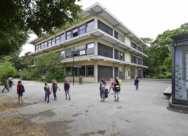 Die Anne-Frank-Schule in Betzenhausen ...ben Millionen Euro teurer als geplant.  | Foto: Ingo Schneider