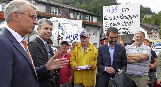 Klare Bekenntnis zur Bergtrasse: Armin...(links) und Steffen Bilger mit der BI.  | Foto: Ingrid Bhm-Jacob