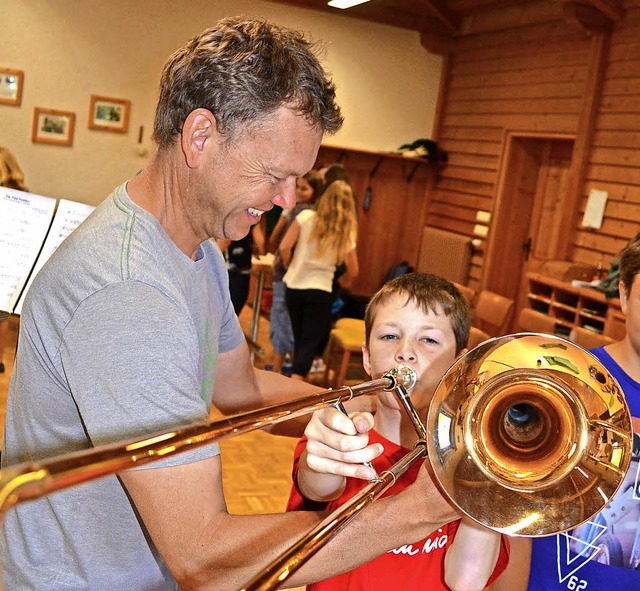 Sichtlichen Spa beim Testen der eigen... Musikverein Rtenbach zu Gast waren.   | Foto: Liane Schilling