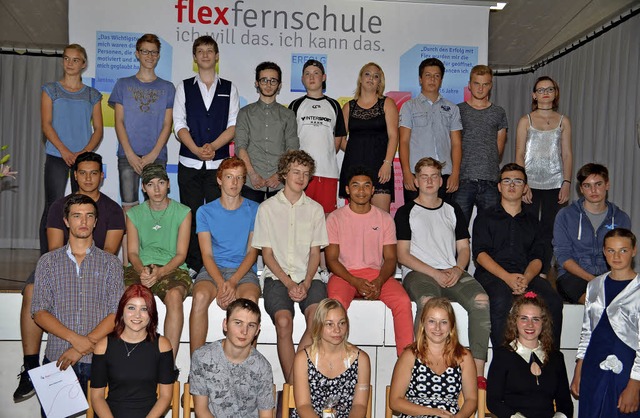 Die Absolventen der Flexfernschule, di...sgebiet und zum Teil aus dem Ausland.   | Foto: Hans-Jochen Voigt