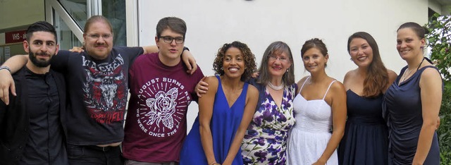 Glckliche Absolventen  (von links): S...Kamilowa, Elena Miyoshi, Nadine Lange   | Foto: Abendgymnasium
