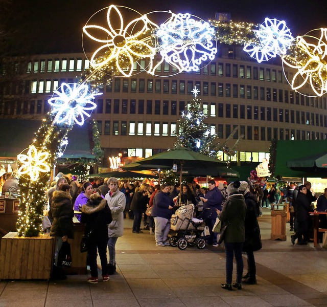 Sollte wohl Ziel eines Anschlags werden:  der Weihnachtsmarkt Ludwigshafen.   | Foto: dpa