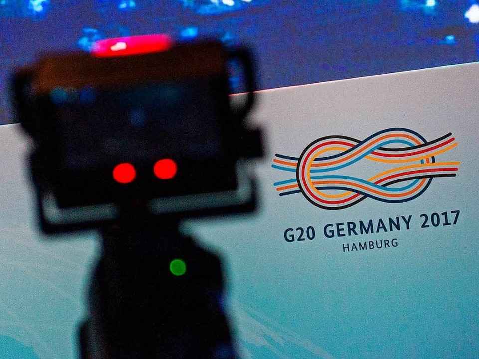 32 Journalisten ist die Akkreditierung...n von Radio Dreyeckland als Gef�hrder.  | Foto: dpa