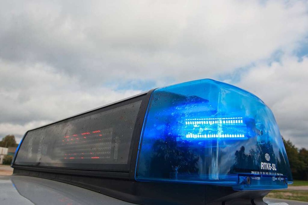 Die Polizei wurde zu einem Unfall geru... Handgreiflichkeiten kam (Symbolbild).  | Foto: dpa