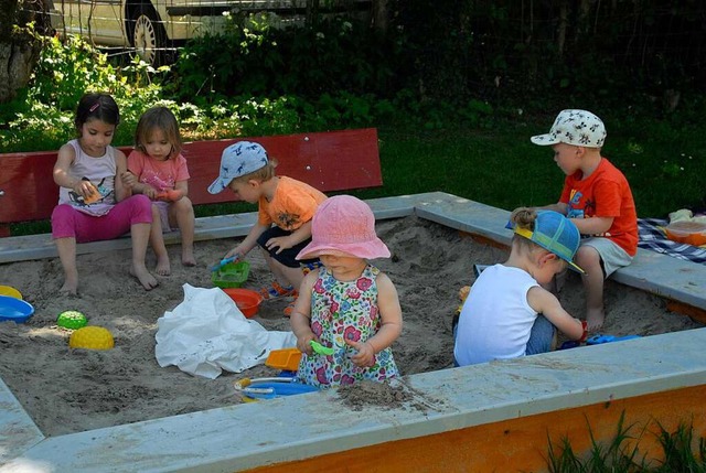 Der Sandkasten auf dem Spielplatz in d...ommt bei den Kleinen besonders gut an.  | Foto: Leony Stabla