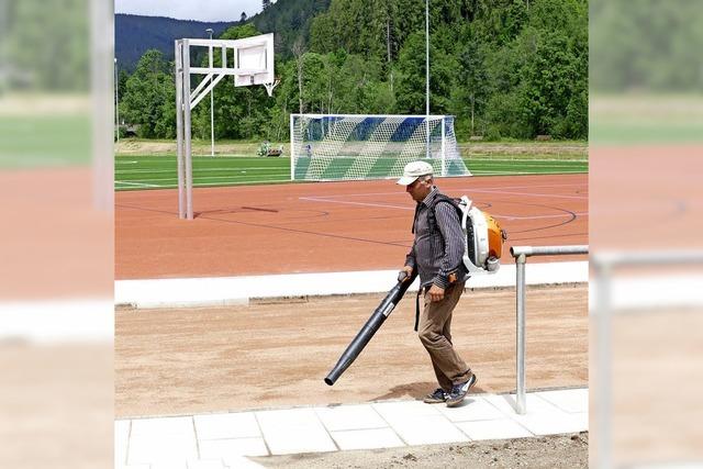 Sportplatz wird eingeweiht