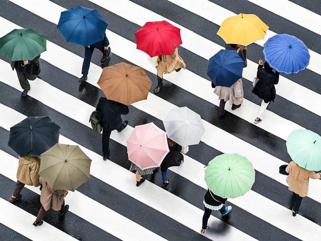 Nicht nur schwarz oder wei: Regen kann auch gute Seiten haben.   | Foto: eyetronic  (stock.adobe.com)