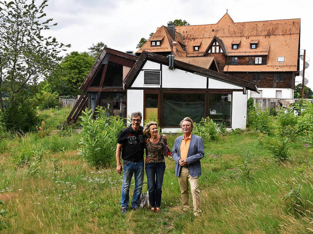 Ute Statz ist in der Luisenhhe aufgewachsen. Gemeinsam mit ihrem Ehemann (rechts) und Konditor Gerd Nieske schwelgt sie in Erinnerungen.