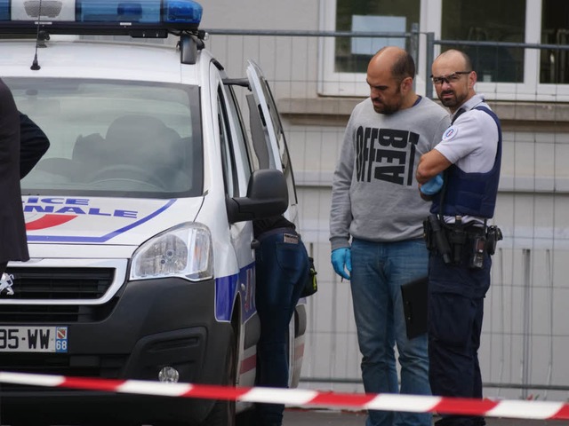 20 Polizisten waren heute Vormittag im elsssischen Colmar im Einsatz  | Foto: kamera24