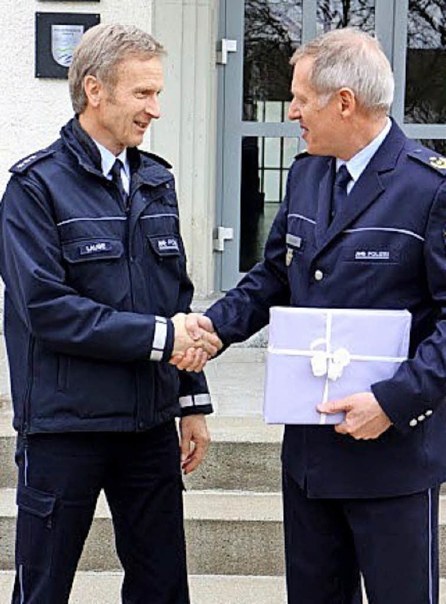 Steffen Laube (links) bei der  offizie...lizeisportbeauftragten Thomas Mrder.   | Foto: Privat
