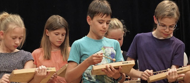 Sechsklssler entlockten ihren  Xyloph...sskonzert am HTG ungewohnte Rhythmen.   | Foto: Martina David-Wenk