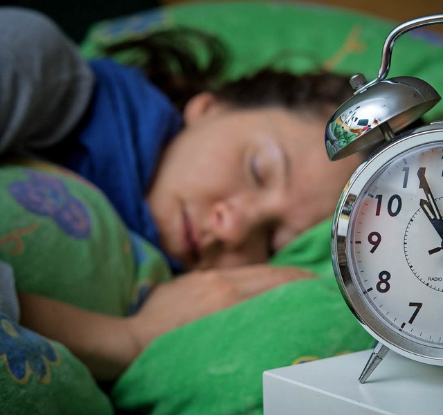 Laut DAK haben immer mehr Menschen Schlafstrungen.   | Foto: dpa