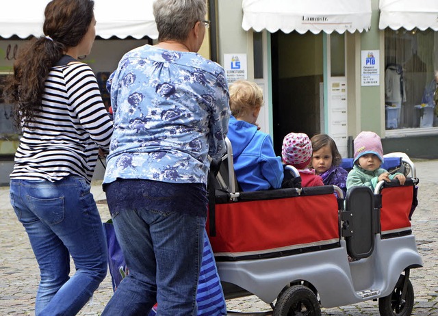 Die Kinderbetreuung soll laut Verwaltu... sagte am Donnerstag erst einmal Nein.  | Foto: Walser