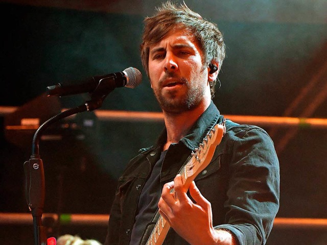 Max Giesinger whrend des Konzerts  | Foto: Wolfgang Scheu