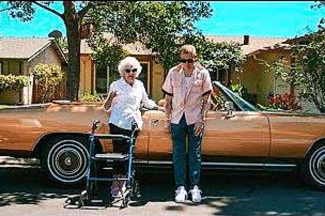 Macklemore und seine Oma im Video zu &#8222;Glorious&#8220;  | Foto: Youtube