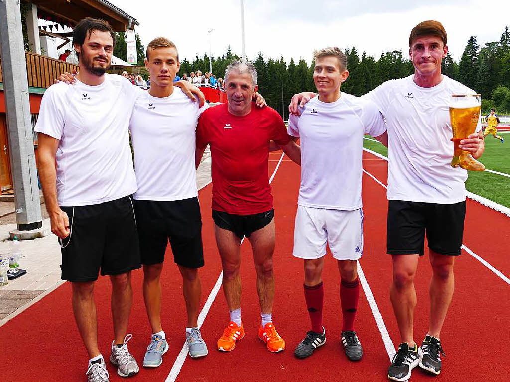 Nach dem Lauf zur TuS-Challenge (von links): Lukas Bernhart, Lukas Weishaar,  Axel Kostenbader,  Mario Kurth  und Uwe Knaak.