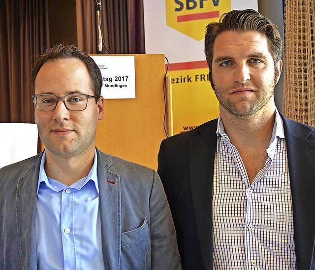 Gewonnen:  Max Rauwolf (links) und Cla...ortrichter im Fuballbezirk Freiburg.   | Foto: Matthias Kaufhold