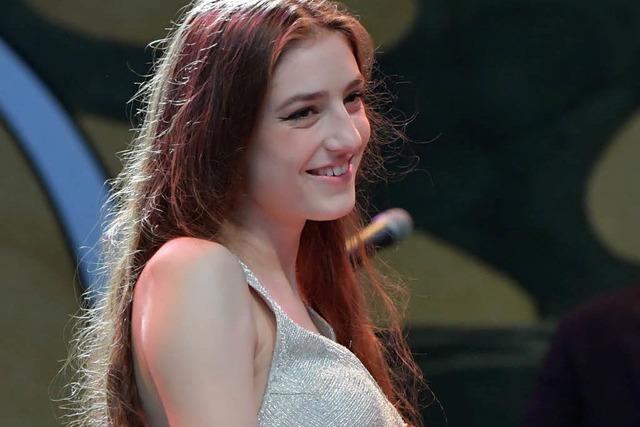 Fotos: Birdy und Sameday Records auf dem Schopfheimer Marktplatz