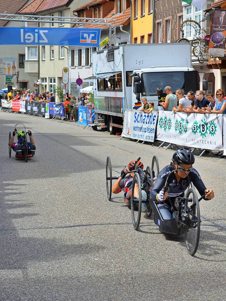 Paracycling Europacup: zehnmal ging es fr die Handbikerinnen mit Volldampf durch die Hauptstrae