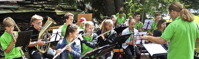 Die Blserjugend aus Rtenbach unterhielt  die vielen Gste.   | Foto: Silas Schwab