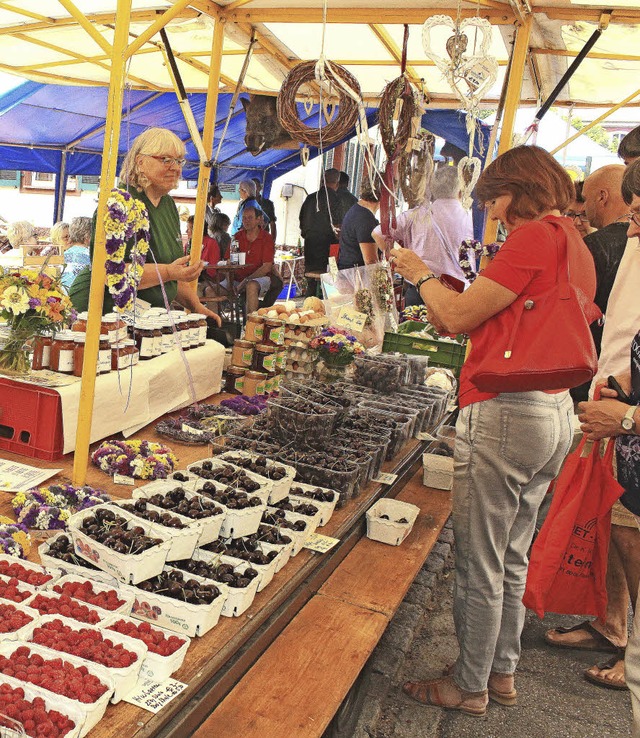 Heimische Produkte und Musik beherrschten die Stimmung beim Naturparkmarkt.   | Foto: Heiner Fabry