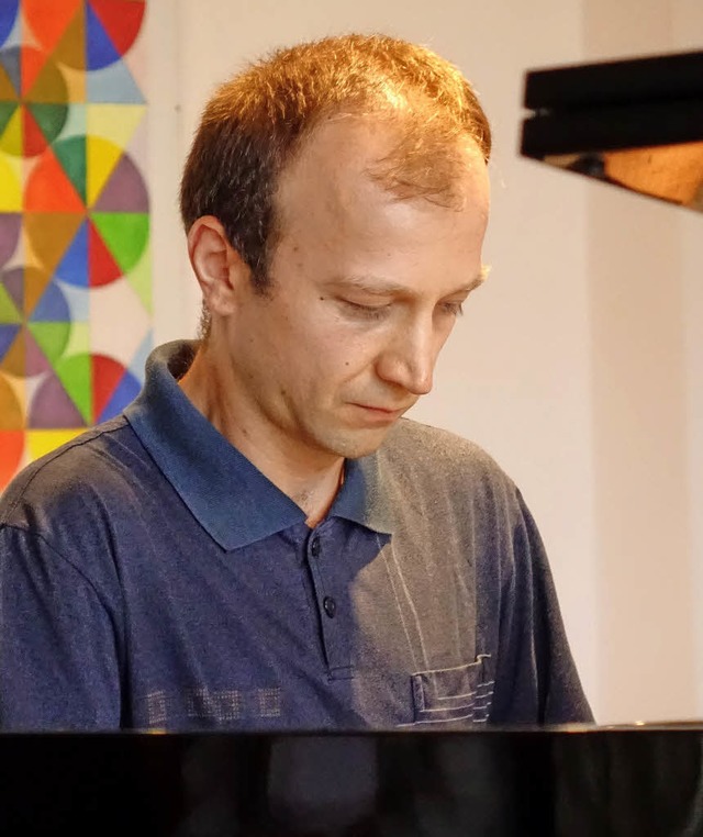 Der Pianist Bogdan Vaida begeisterte s... mit leidenschaftlichem Klavierspiel.   | Foto: Theresa Trndle