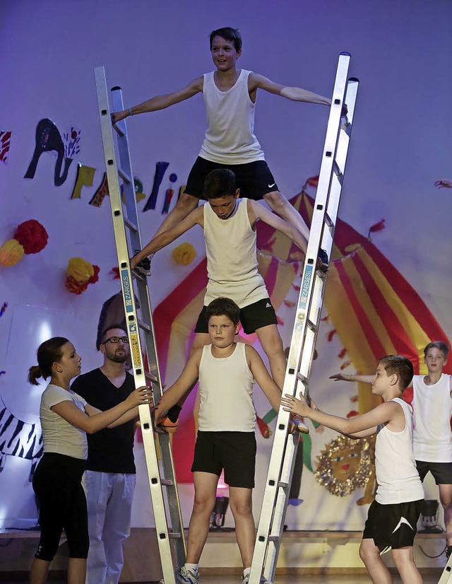 Leiter-Akrobatik gehrte schon 2014 (F...nd wird es auch diesmal wieder geben.   | Foto: Christoph Breithaupt