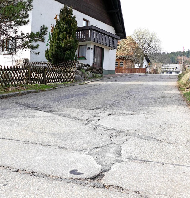 Die Sanierung des Blasiwaldweges wird ...in einem sehr schlechten Zustand ist.   | Foto: Claudia Renk