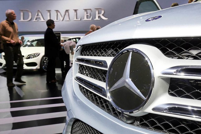 Sauberer sollen die Daimler-Diesel werden.   | Foto: dpa