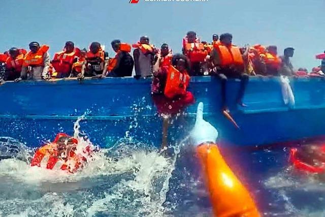 De Maizière kritisiert Flüchtlingshelfer auf Mittelmeer