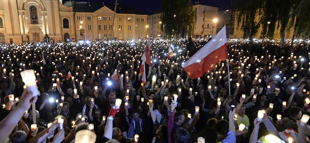 Proteste  vor dem Obersten Gericht in ... Vorsitzenden der Regierungspartei PiS  | Foto: dpa