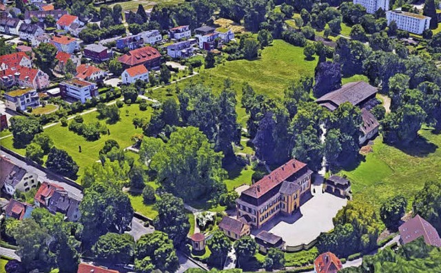 Der Ebneter Schlosspark mit dem Schlos...s vormaligen Schlossareals entstand.    | Foto: Google-Luftbild/GeoDasis-DE/BKG