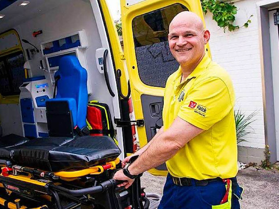 Notfallsanitter Horst Heckendorn kann viele Einstze nur mit Humor ertragen.  | Foto: privat