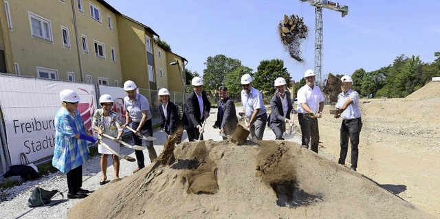 Symbolischer Baubeginn in der ECA-Siedlung in Haslach   | Foto: ingo schneider